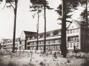 Baum&Zeit Baumkronenpfad Beelitz-Heilstätten historische Aufnahme Chirurgie